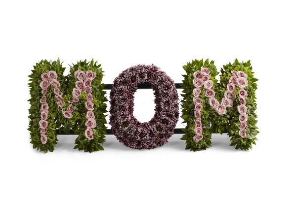 The FTD Remembering Mom(tm) Arrangement